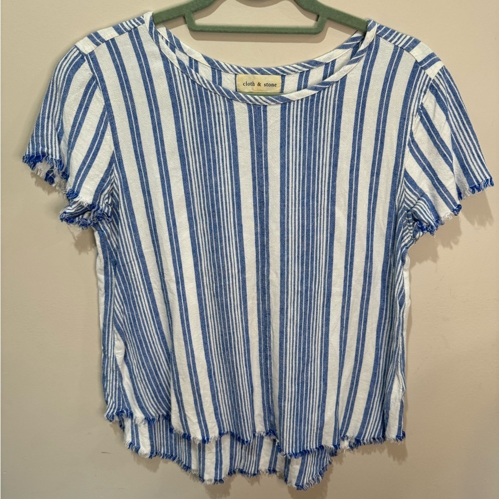 CLOTH & STONE ANTHROPOLOGIE BLUE AND‎ WHITE STRIPED FRAYED HEM TOP SZ S